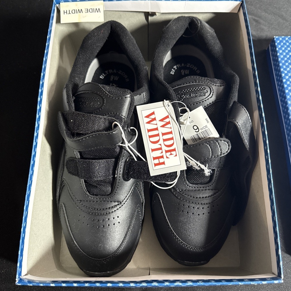 * UNUSED in Original Box - EZ STRIDER - MENS - SNEAKERS - Size 9 WIDE -Black